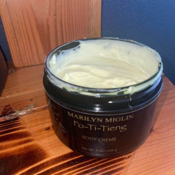 Marilyn Miglin Fo-Ti-Tieng Body Butter 8.oz Preowned 80% approx Left Frangrance - Picture 5 of 8